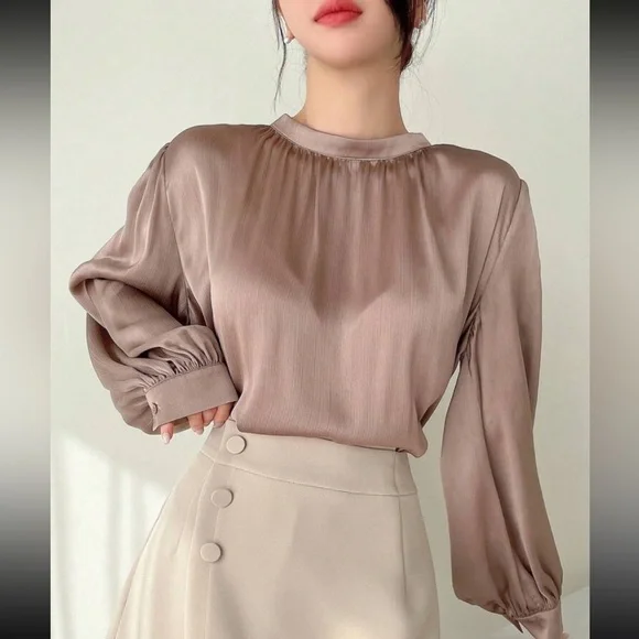 Brown flowy puff sleeve shirt - Picture 2 of 5